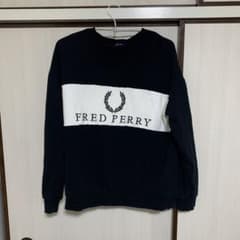 FRED PERRY フレッドペリー クルーネックスウェット　最終価格のサムネイル