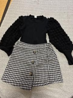 キッズ服 ブラックトップス 千鳥格子スカート7Yのサムネイル