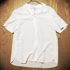 レーヨン  とろみ白シャツ ユニクロ白シャツのサムネイル