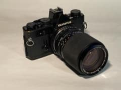 オリンパスOLYMPUS OM-1n 　ZUIKOズームレンズ、専用ストロボ付き オリンパスOLYMPUS OM-1n ZUIKOズームレンズ、専用ストロボ付き - メルカリ