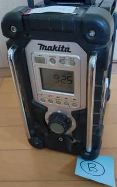 動作確認済】充電式ラジオ MAKITA MR103 本体のみ - メルカリ