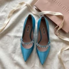 【美品】MIUMIU ビジュー スターパンプス 23cm ポインテッドトゥ 星 美品】MIUMIU ビジュー スターパンプス 23cm ポインテッドトゥ 星