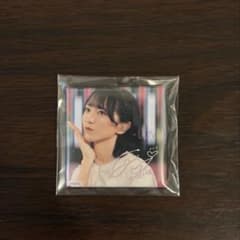 野口衣織 缶バッジ ＝LOVE ラッフルくじ G賞 - メルカリ