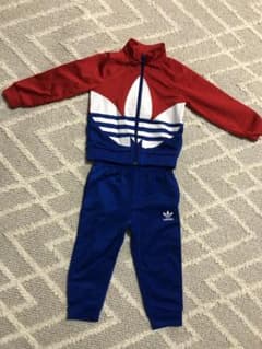 adidas アディダス  キッズ　ジャージ　セットアップのサムネイル