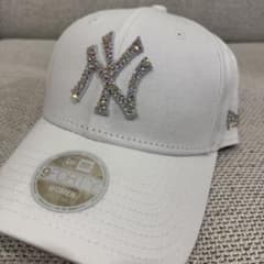 ⋆⸜♡⸝‍⋆様 NEWERA キャップ2点 オーロラ白 シルバー黒 ⋆⸜♡⸝‍⋆様 NEWERA キャップ2点 オーロラ白 シルバー黒 - メルカリ