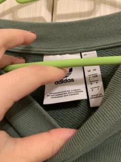 adidasグリーン長袖のサムネイル