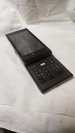 ⭐ジャンク au SHARP IS11SH ブラック スライド式 携帯電話⭐のサムネイル