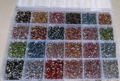 カラフルレジン2mm 24000個入り24色セット ピンセット 接着剤付きのサムネイル