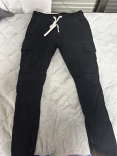 ヤリラ パンツ ダンケシェーン M 黒ズボンのサムネイル