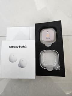 新品未使用　Galaxy Buds2　イヤホン　ケース付きのサムネイル