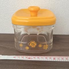 昭和レトロ ポップなお花柄 食品保存容器 プラスチック製 - メルカリ