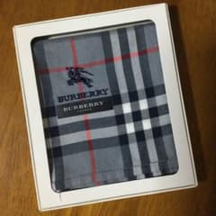 お値下げしました　バーバリーハンカチ未使用のサムネイル