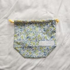 花柄　布製巾着袋のサムネイル