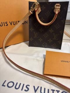 LOUIS VUITTON ルイヴィトン M69442プティットサックプラのサムネイル