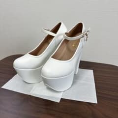 ホワイト ハイヒール 23.5cm ストラップ付きのサムネイル