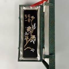 花の装飾 鉄斎 中国墨 古美術 書道徽州曹素功 御墨 書画墨古墨 書道具唐墨箱付 花の装飾 鉄斎 中国墨 古美術 書道徽州曹素功 御墨 書画墨古墨 書道具