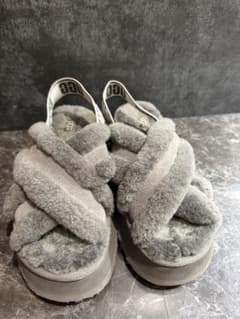 UGG 厚底サンダル ファー グレー ホワイト UGG サンダル 厚底 ファー グレー - メルカリ