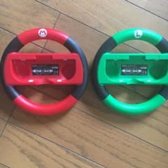値下げ交渉可　ニンテンドーswitch マリオカート8 デラックス　純正ハンドルのサムネイル
