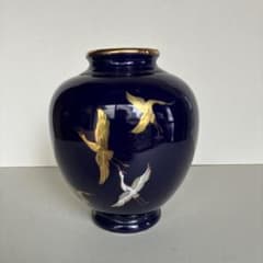 瑠璃色 鶴の絵 花瓶 金彩縁 - メルカリ
