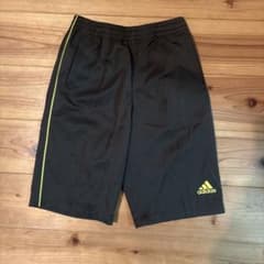 美品　adidas ハーフパンツ ブラック イエロー140のサムネイル