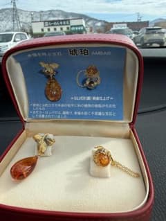 琥珀　アクセサリーのサムネイル