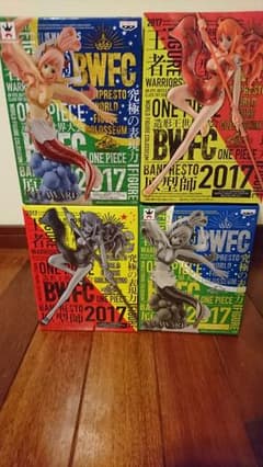 ワンピースのフィギュア4つセットのサムネイル