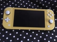 Nintendo Switch NINTENDO SWITCH LITE イエ…のサムネイル
