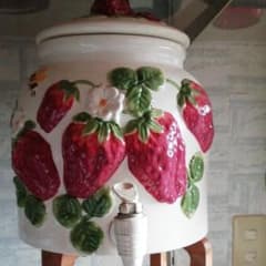 値下げ↓かわいいイチゴ陶器のサムネイル