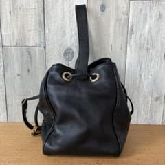値下げしました！POMTATA ブラック レザー 巾着型 ショルダーバッグ 