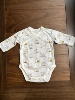♩様専用 ユニクロ ミッフィー柄 肌着 60cmのサムネイル