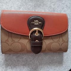 COACH二つおり財布すのサムネイル