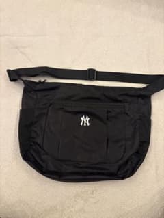 MLB ニューヨーク・ヤンキース 折りたたみ式ショルダーバッグ ブラックのサムネイル