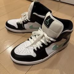 Nike Air Jordan 1 ホワイト/ブラック/ミント NIKE AIR JORDAN 1 MID ホワイト ブラック ミント - メルカリ