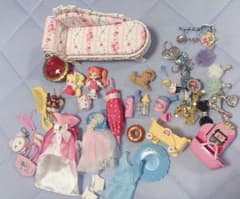 まとめ売り 女の子 リカちゃん 姫家具 ソファー 人形ドレス 傘 プリキュアのサムネイル