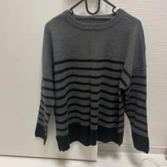 グレーと黒のストライプ長袖ニットのサムネイル