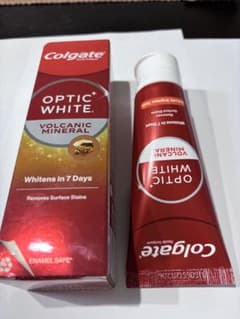 Colgate Optic White Volcanic Mineralのサムネイル