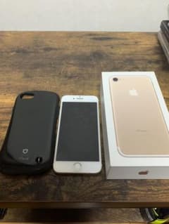たまさん☆彡専用　iPhone7 128G ゴールドのサムネイル