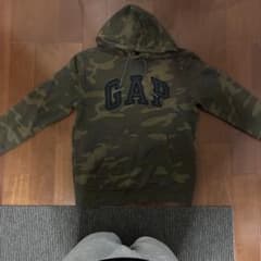 GAP 迷彩 パーカー S カモフラ 裏起毛 ビッグロゴのサムネイル