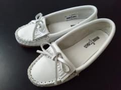 MINNETONKA　ミネトンカ　モカシンのサムネイル