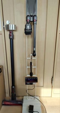 dyson スティッククリーナー 本体なし　スタンド付き　ダイソンのサムネイル