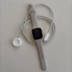 Apple Watch SE (GPS+Cellularモデル)本体 40mmのサムネイル
