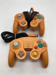 【ジャンク】ゲームキューブコントローラーオレンジ２つ　動作未確認のサムネイル