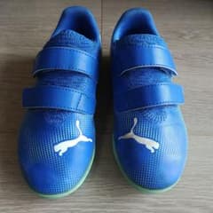 Puma 青 サッカー　フットサル　シューズ ベルト付き　子ども　18cmのサムネイル