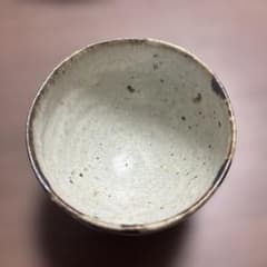 白色 ざらざら茶碗 丸みを帯びた形状 小野哲平 - メルカリ
