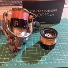 15 ツインパワー　2500HGS  3000Mスプールのサムネイル