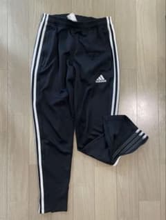 adidas 黒 ジャージパンツ 3本ライン　裾ジッパー付きのサムネイル