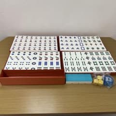香港麻雀牌セット 収納ケース付き（牌大きめ） 香港麻雀牌セット 収納ケース付き（牌大きめ） - メルカリ