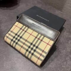 BURBERRY ノバチェック柄 二つ折り財布のサムネイル