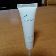 e♡様専用　アルバニア　ホワイトニングクリーム　30gのサムネイル