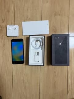 iPhone 8 スペースグレー 256GB (ジャンク）のサムネイル